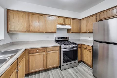 Tiny photo for 39111 N Aberdeen Lane #39111, Beach Park, IL 60087 (MLS # 12377123)