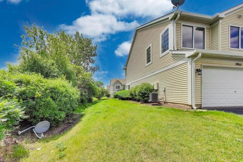 Tiny photo for 39111 N Aberdeen Lane #39111, Beach Park, IL 60087 (MLS # 12377123)