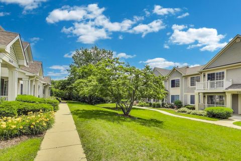 Tiny photo for 39111 N Aberdeen Lane #39111, Beach Park, IL 60087 (MLS # 12377123)