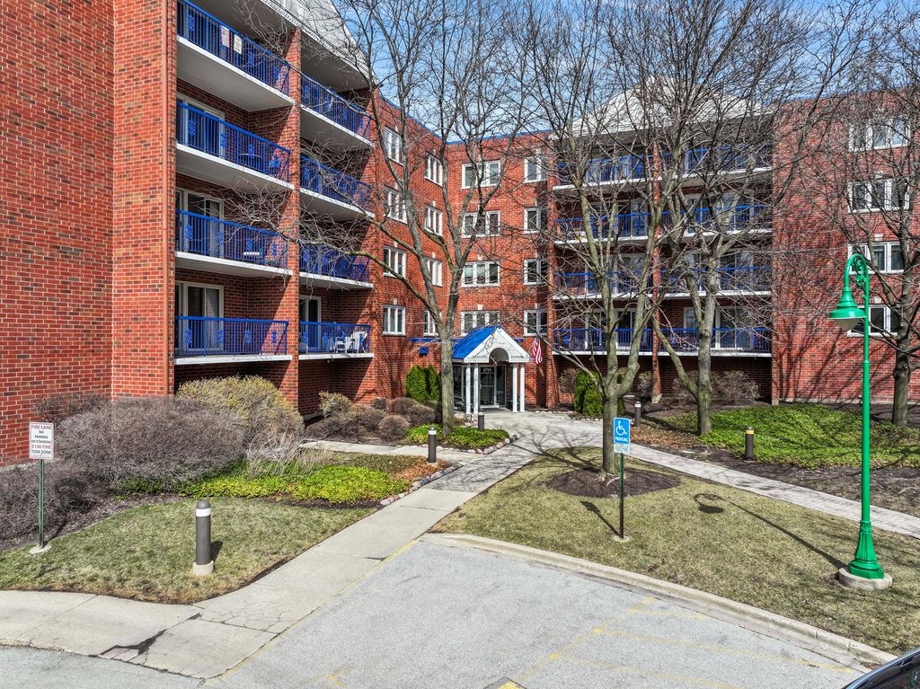 listing image 0