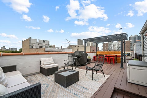 Tiny photo for 1547 N Hudson Avenue #3, Chicago, IL 60610 (MLS # 12751067)