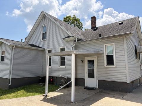 Tiny photo for 1915 9th Street, Peru, IL 61354 (MLS # 12672498)