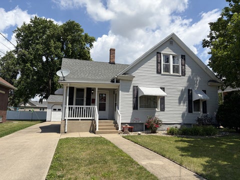 Tiny photo for 1915 9th Street, Peru, IL 61354 (MLS # 12672498)
