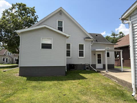 Tiny photo for 1915 9th Street, Peru, IL 61354 (MLS # 12672498)