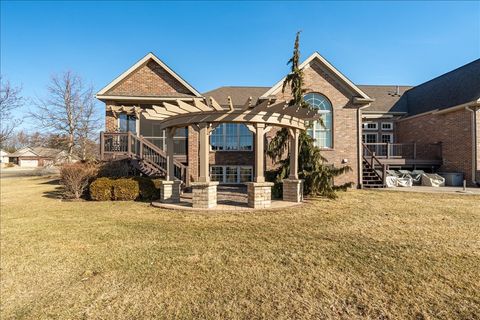 Tiny photo for 28 Prairie Vista Court, Bloomington, IL 61704 (MLS # 12578480)