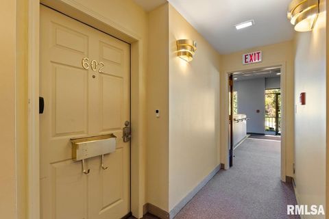 Tiny photo for 1104 KIMBERLY Road #602, Bettendorf, IA 52722 (MLS # QC4269128)