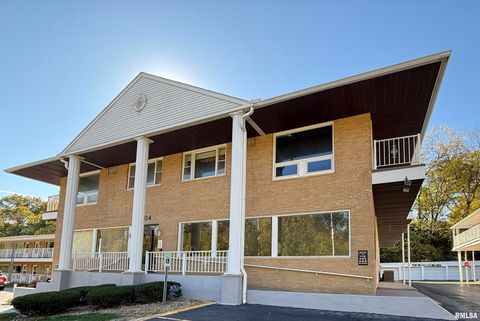 Tiny photo for 1104 KIMBERLY Road #602, Bettendorf, IA 52722 (MLS # QC4269128)