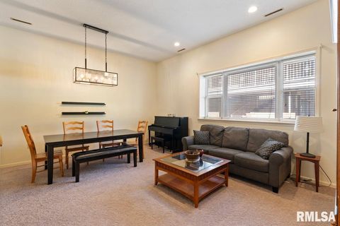 Tiny photo for 1104 KIMBERLY Road #602, Bettendorf, IA 52722 (MLS # QC4269128)