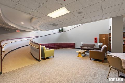 Tiny photo for 1104 KIMBERLY Road #602, Bettendorf, IA 52722 (MLS # QC4269128)