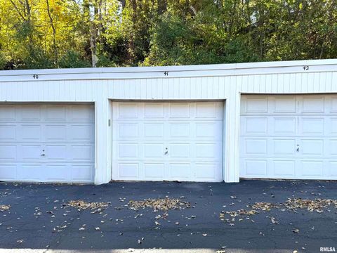 Tiny photo for 1104 KIMBERLY Road #602, Bettendorf, IA 52722 (MLS # QC4269128)