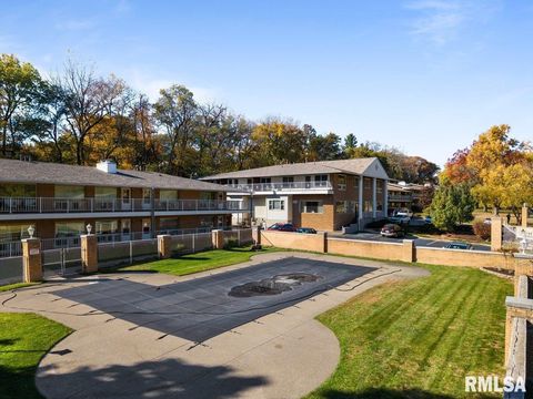 Tiny photo for 1104 KIMBERLY Road #602, Bettendorf, IA 52722 (MLS # QC4269128)