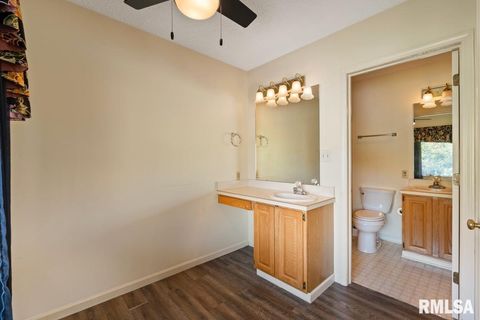 Tiny photo for 1104 KIMBERLY Road #602, Bettendorf, IA 52722 (MLS # QC4269128)