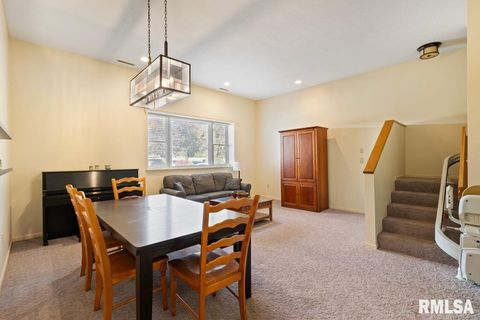 Tiny photo for 1104 KIMBERLY Road #602, Bettendorf, IA 52722 (MLS # QC4269128)