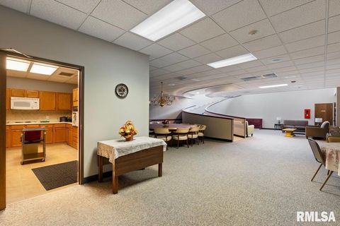 Tiny photo for 1104 KIMBERLY Road #602, Bettendorf, IA 52722 (MLS # QC4269128)