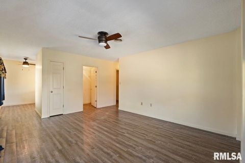 Tiny photo for 1104 KIMBERLY Road #602, Bettendorf, IA 52722 (MLS # QC4269128)