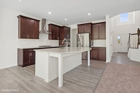 Tiny photo for 239 Stonington Drive, Bloomingdale, IL 60108 (MLS # 12558910)