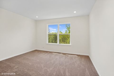 Tiny photo for 239 Stonington Drive, Bloomingdale, IL 60108 (MLS # 12558910)