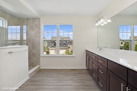 Tiny photo for 239 Stonington Drive, Bloomingdale, IL 60108 (MLS # 12558910)