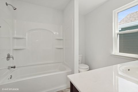 Tiny photo for 239 Stonington Drive, Bloomingdale, IL 60108 (MLS # 12558910)