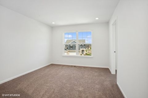 Tiny photo for 239 Stonington Drive, Bloomingdale, IL 60108 (MLS # 12558910)