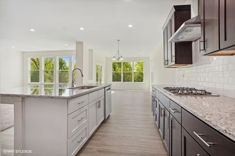 Tiny photo for 239 Stonington Drive, Bloomingdale, IL 60108 (MLS # 12558910)