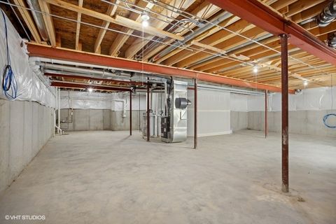 Tiny photo for 239 Stonington Drive, Bloomingdale, IL 60108 (MLS # 12558910)