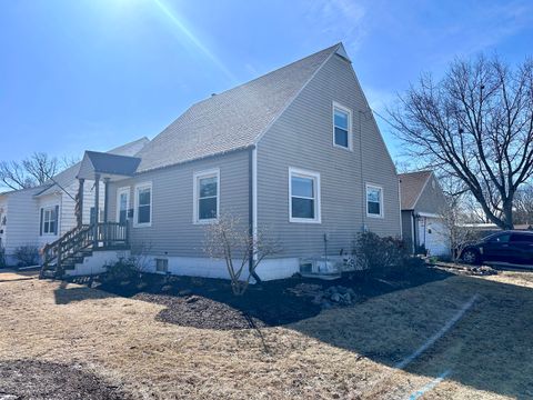 Photo of 1825 18th Avenue, Sterling, IL 61081 (MLS # 12577374)