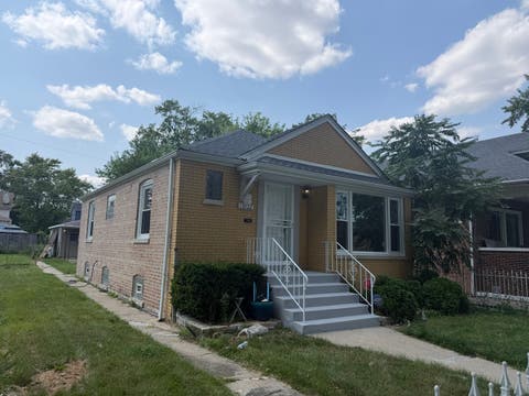 Tiny photo for 10122 S WALLACE Street, Chicago, IL 60628 (MLS # 12719095)