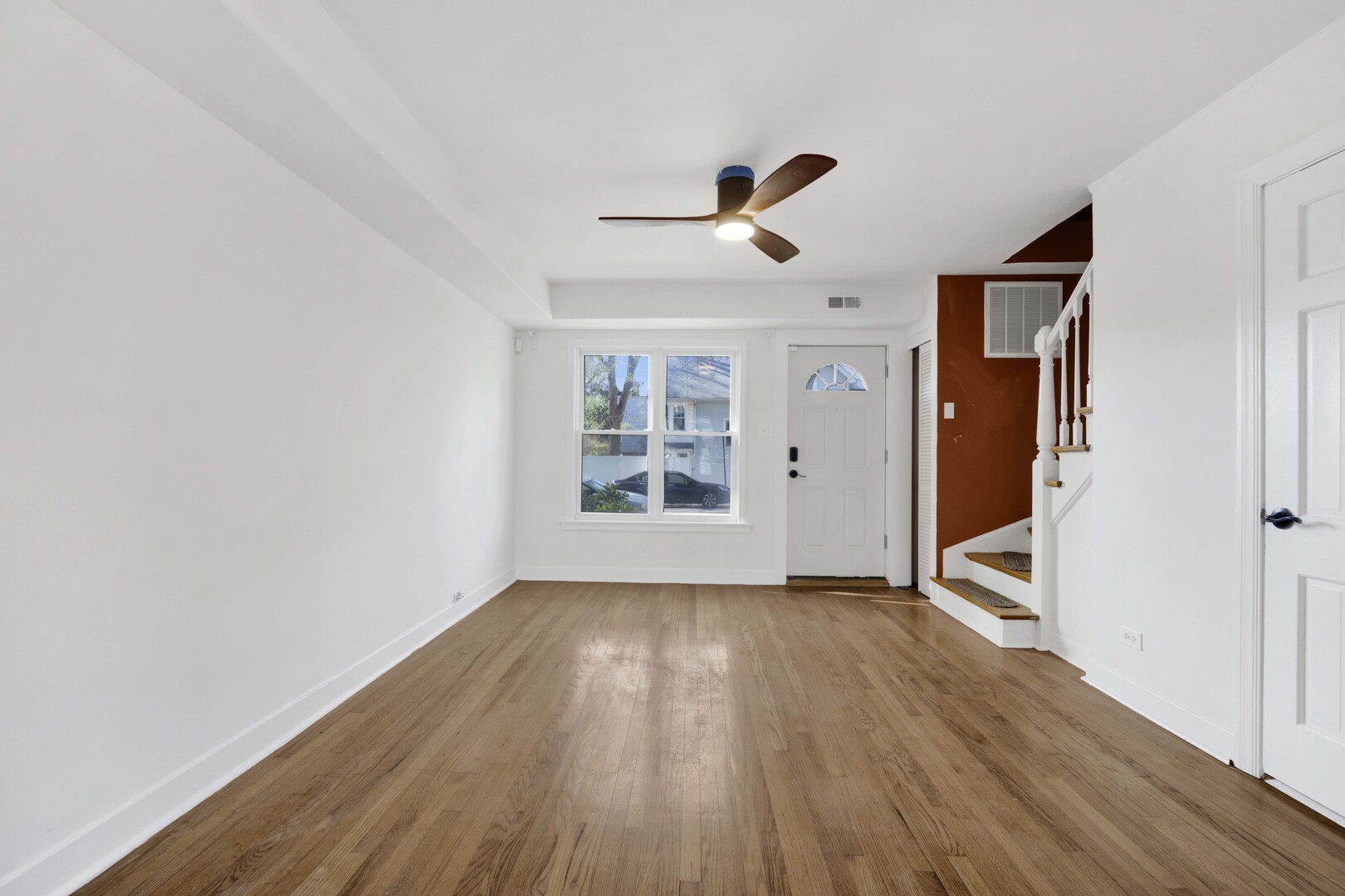 3752 W Cornelia Avenue