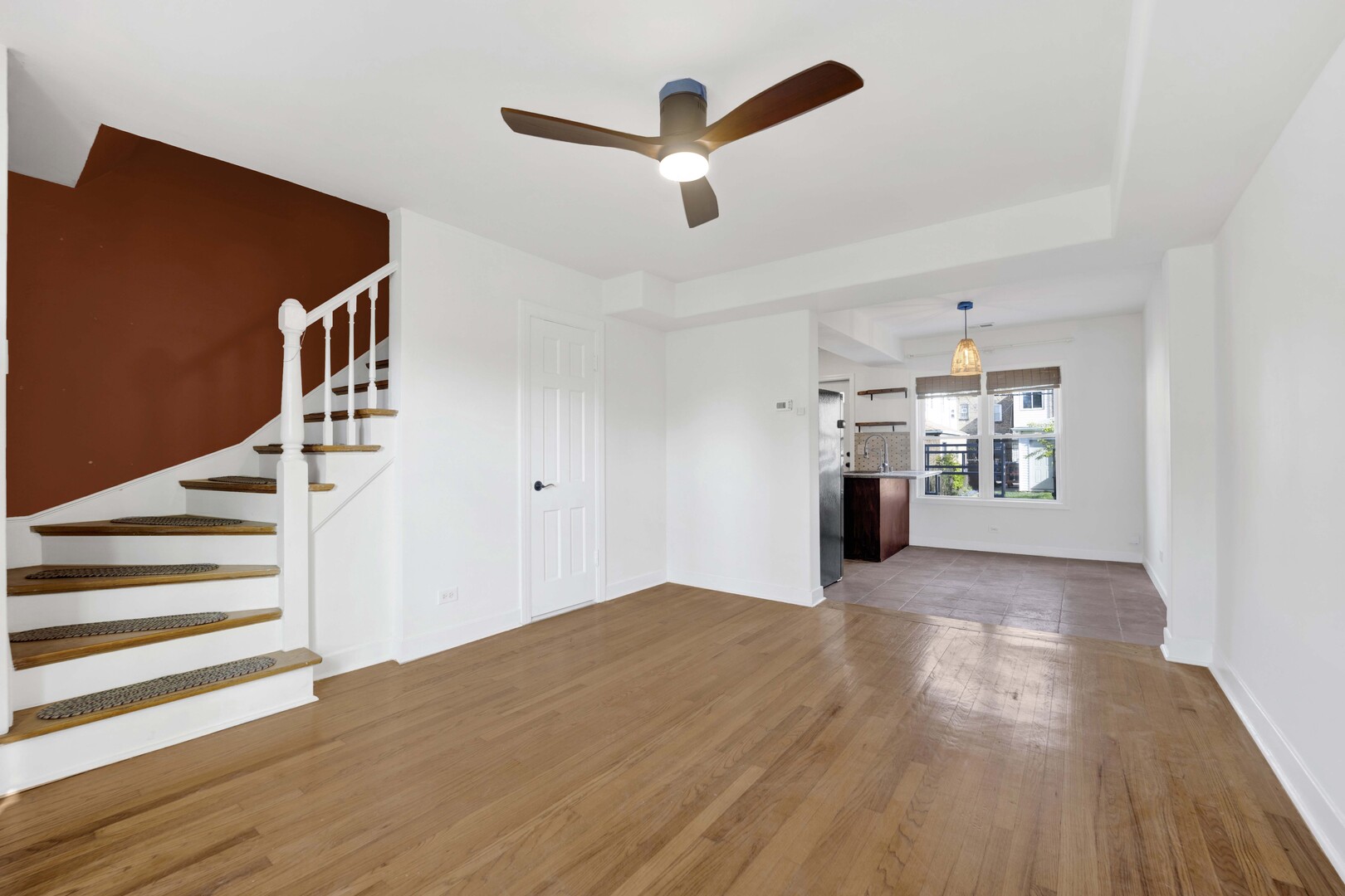 3752 W Cornelia Avenue