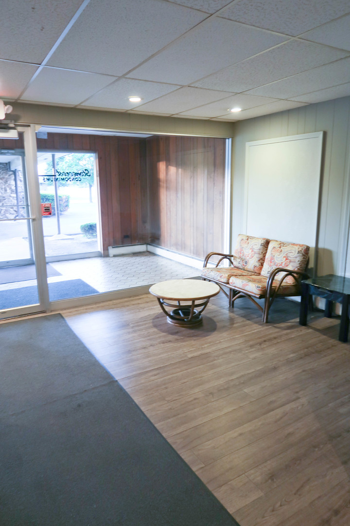 725 W Dempster Street 308