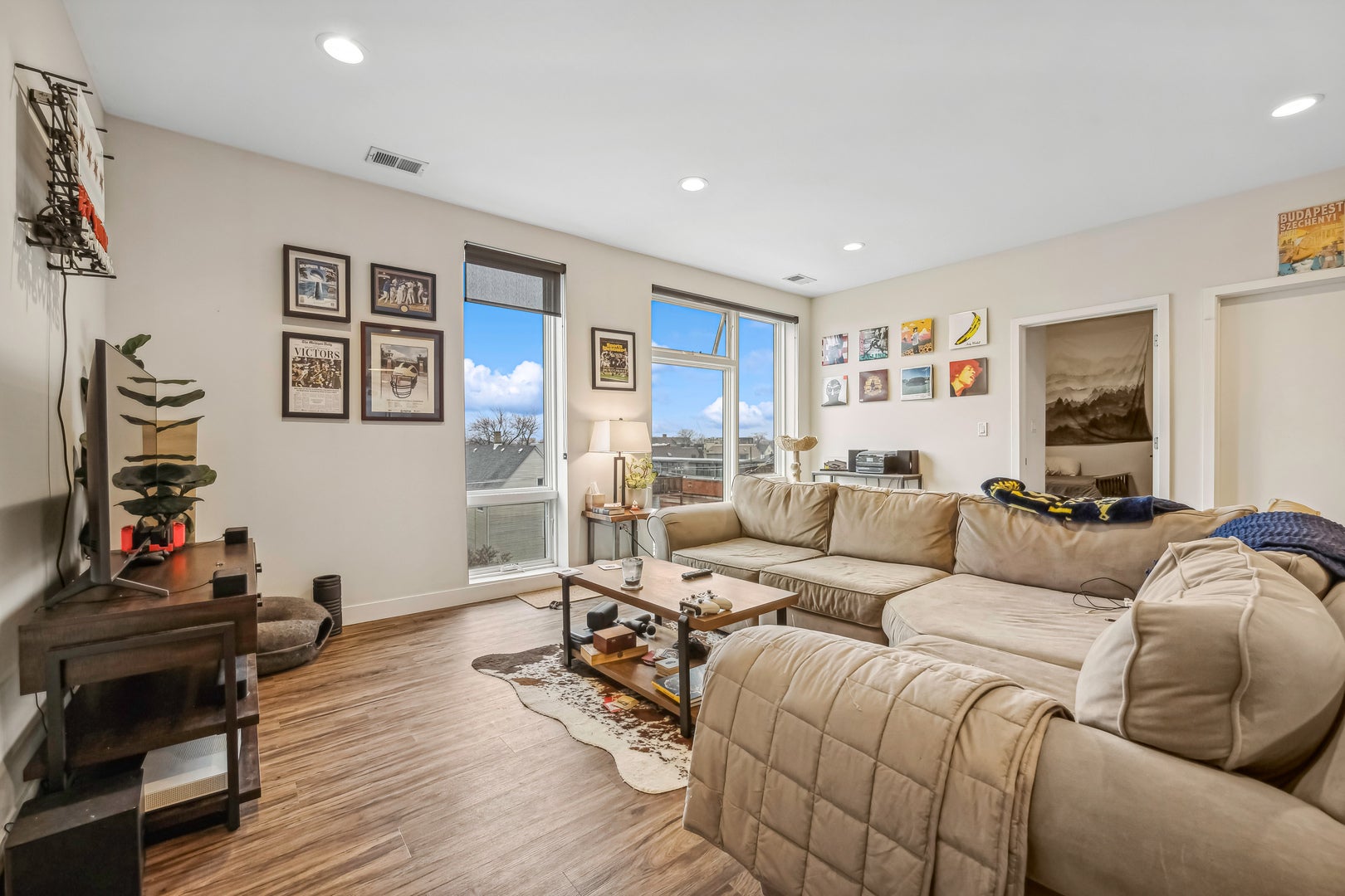 1045 W Cornelia Avenue 501