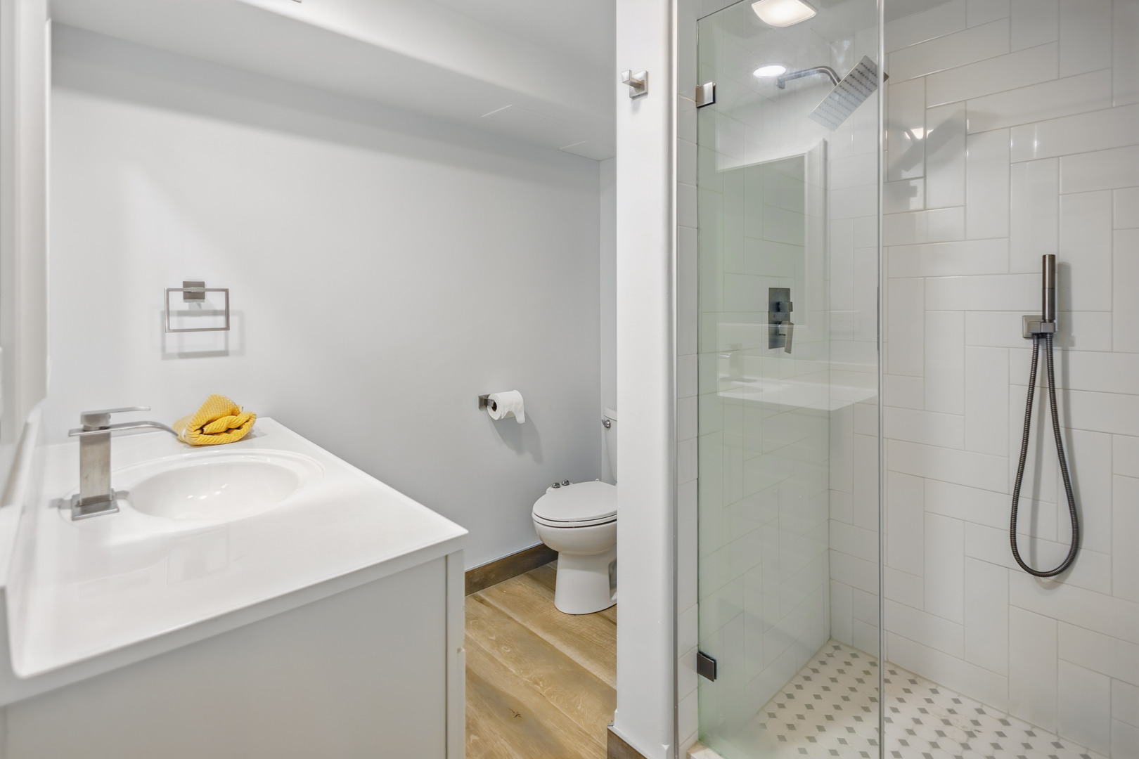 Chicago, Illinois 60647, United States, 3 Bedrooms Bedrooms, ,2 BathroomsBathrooms,Residential,Active,227065