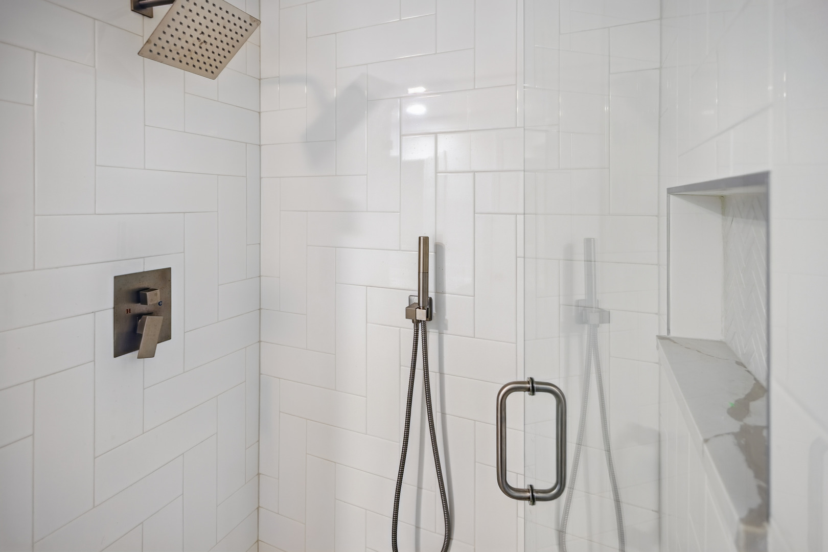 Chicago, Illinois 60647, United States, 3 Bedrooms Bedrooms, ,2 BathroomsBathrooms,Residential,Active,227065