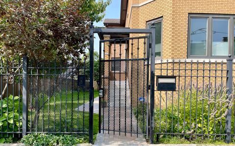2112 N Sawyer Avenue I Chicago IL 60647