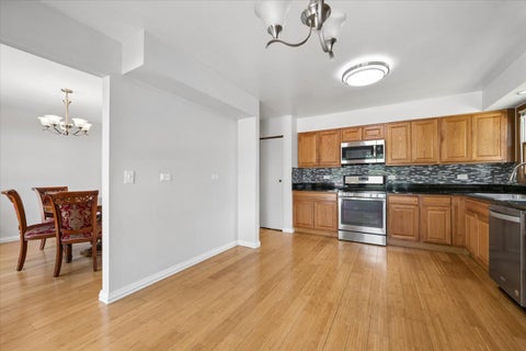 Tiny photo for 140 N Fiore Parkway, Vernon Hills, IL 60061 (MLS # 12759259)