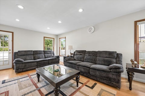Tiny photo for 140 N Fiore Parkway, Vernon Hills, IL 60061 (MLS # 12759259)