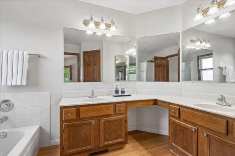 Tiny photo for 140 N Fiore Parkway, Vernon Hills, IL 60061 (MLS # 12759259)