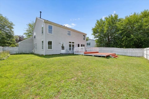 Tiny photo for 140 N Fiore Parkway, Vernon Hills, IL 60061 (MLS # 12759259)