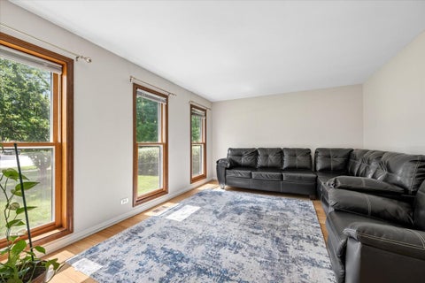 Tiny photo for 140 N Fiore Parkway, Vernon Hills, IL 60061 (MLS # 12759259)
