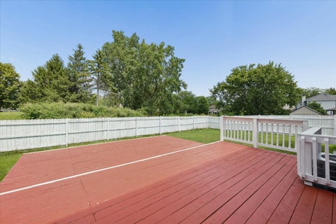 Tiny photo for 140 N Fiore Parkway, Vernon Hills, IL 60061 (MLS # 12759259)