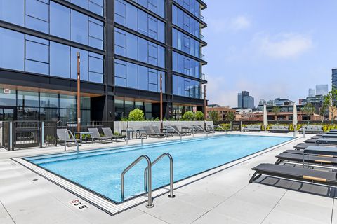 225 N Elizabeth Street 1415 Chicago IL 60607