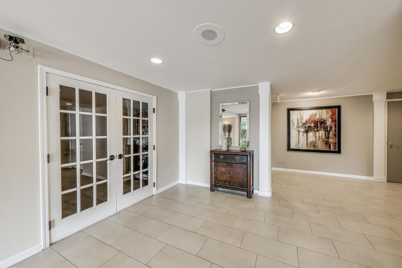 2020 Chestnut Avenue 312