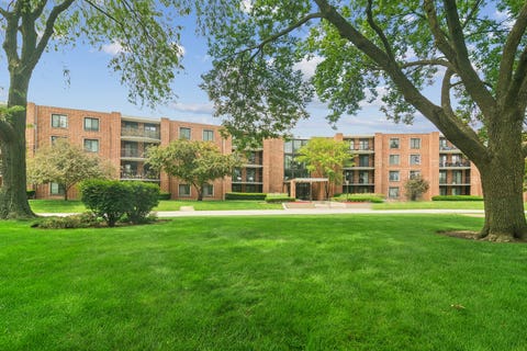 Tiny photo for 1405 E Central Road #218C, Arlington Heights, IL 60005 (MLS # 12675927)