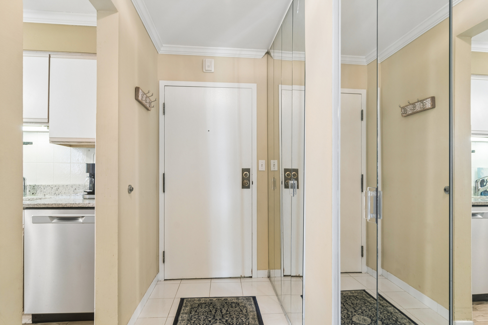 1405 E Central Road 218C