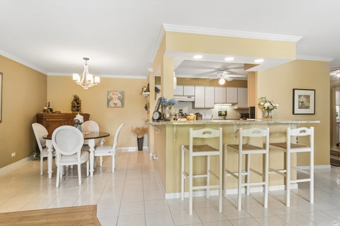 Tiny photo for 1405 E Central Road #218C, Arlington Heights, IL 60005 (MLS # 12675927)