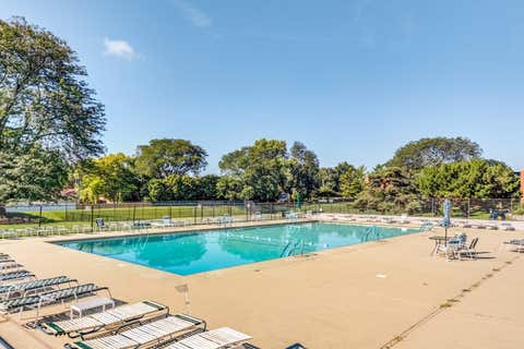 Tiny photo for 1405 E Central Road #218C, Arlington Heights, IL 60005 (MLS # 12675927)