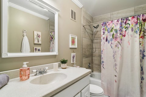 Tiny photo for 1405 E Central Road #218C, Arlington Heights, IL 60005 (MLS # 12675927)