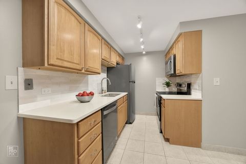 Tiny photo for 2066 Saint Johns Avenue #404, Highland Park, IL 60035 (MLS # 12503161)