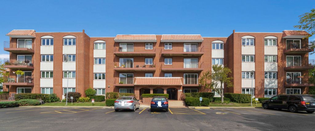 Photo for 2066 Saint Johns Avenue #404, Highland Park, IL 60035 (MLS # 12503161)